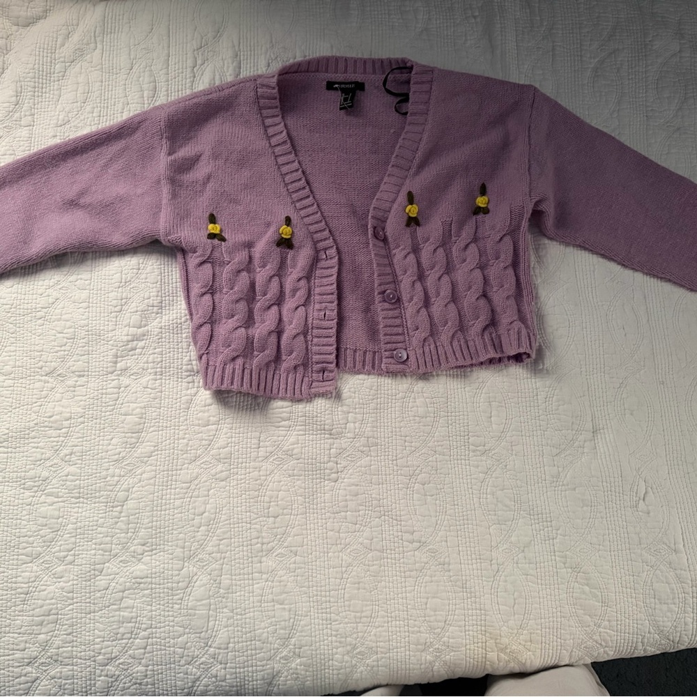 Lilac Cable-Knit Button-Front Women's Sweater Cardigan with Flowers - Picture 2 of 7